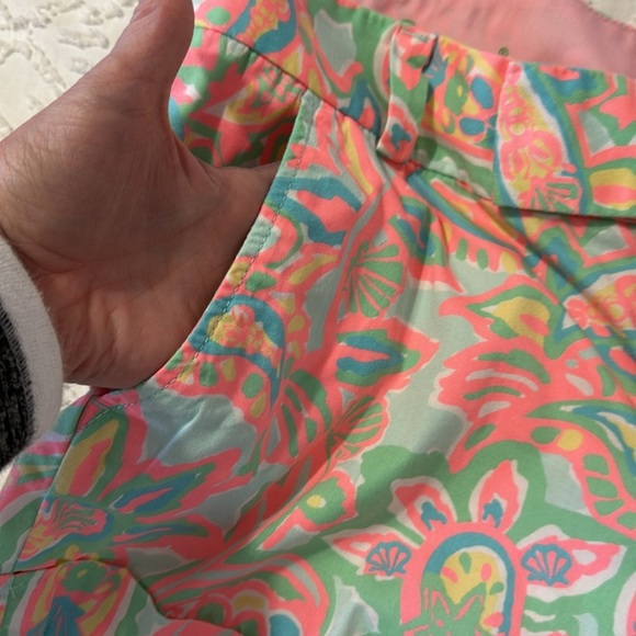 Lilly Pulitzer Barclay 3 inch length Chino Multicolor shorts Women’s Size 10 - Picture 8 of 10